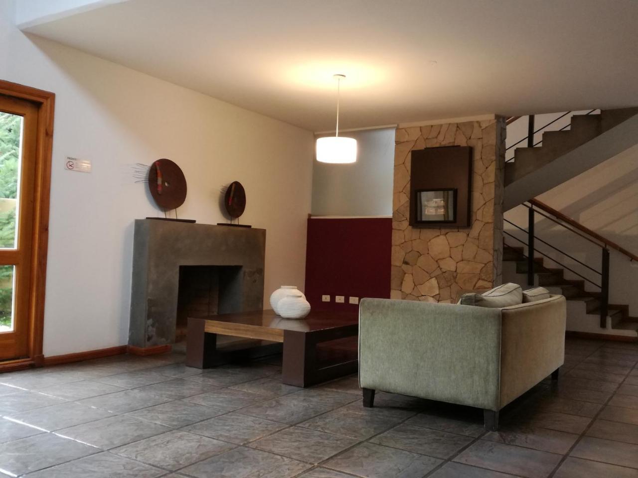 Hosteria Aca Al Sur Villa La Angostura Zewnętrze zdjęcie